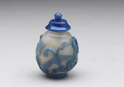 图片[3]-Blue-on-white glass overlay snuff bottle with a coiling “chi”-dragon design, 18th-19th century, Qing dynasty-China Archive